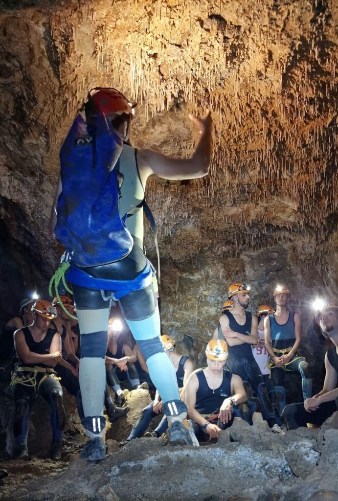 cueva de las excentricas imagen interior 21